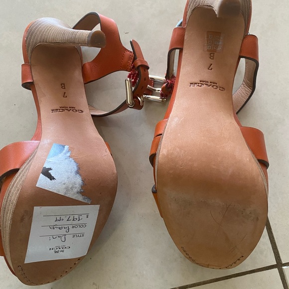 Vintage coach sandals. Brand new, Never worn, size 7, Papaya color. - Picture 5 of 7